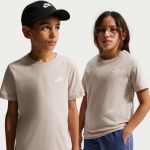Nike Embroidered Futura T-Shirt FZ5177-236 Cream Junior Nike Embroidered Futura T-Shirt FZ5177-236 Cream Junior